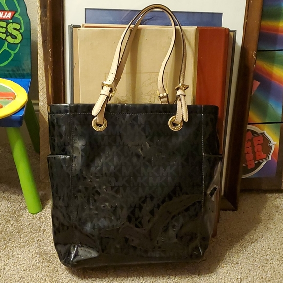 Michael Kors purse - Picture 1 of 4